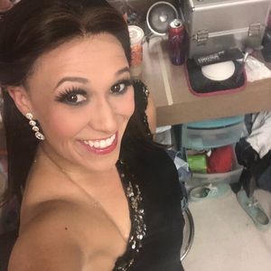 Meet your Posher, Christina